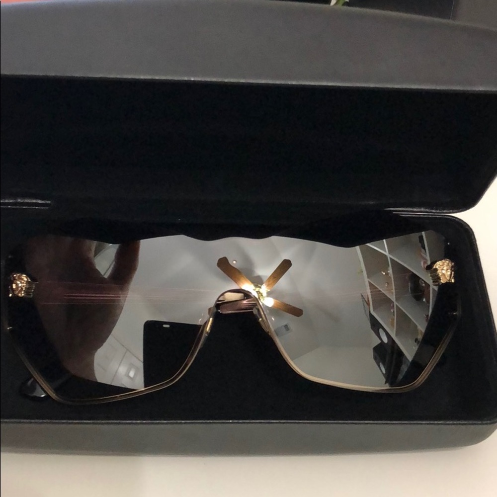 Versace sunglass model 2182